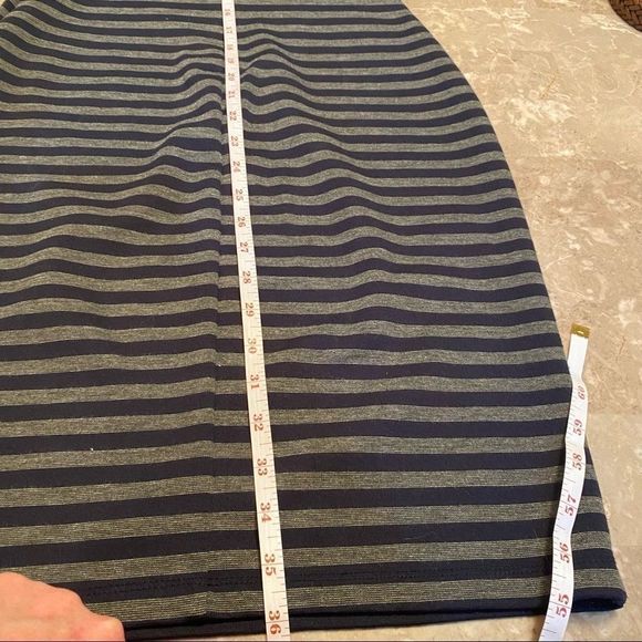 Merona women’s sleeveless striped navy and grey size extra small. Zipper back - Picture 7 of 7